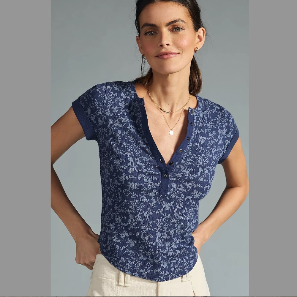 🍃💙🤍💙🍃Anthropologie Pilcro Botanical Cuffed Henley Top S🍃💙🤍💙🍃